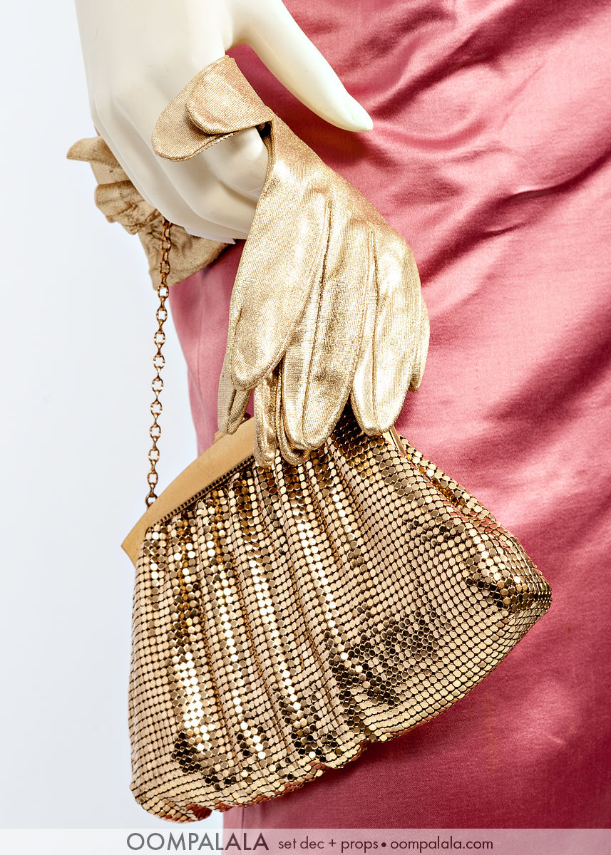 gold lamé gloves and gold mesh Whiting & Davis evening bag, detail 7370 gold lamé gloves and gold mesh Whiting & Davis evening bag, detail 7370
