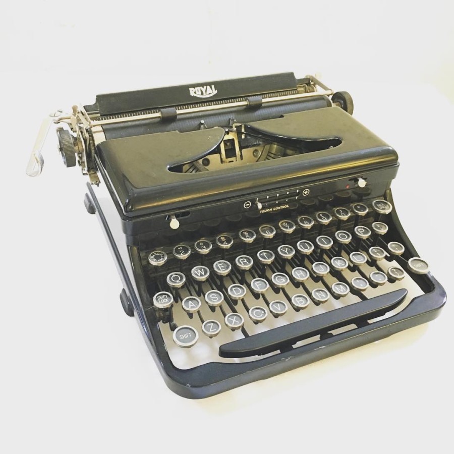 royal-typewriter